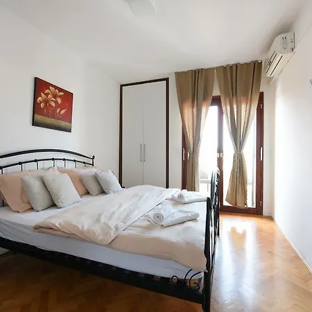 Apartment And Diana Zadar