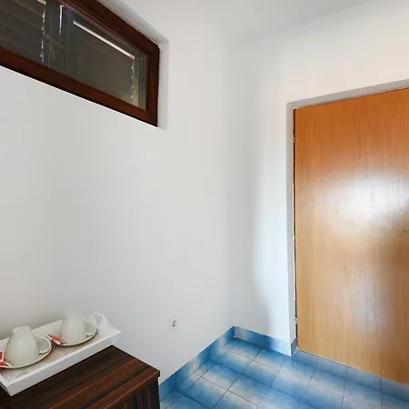 Apartment And Diana Zadar