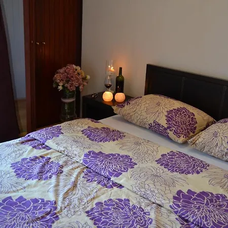 And Diana Apartment